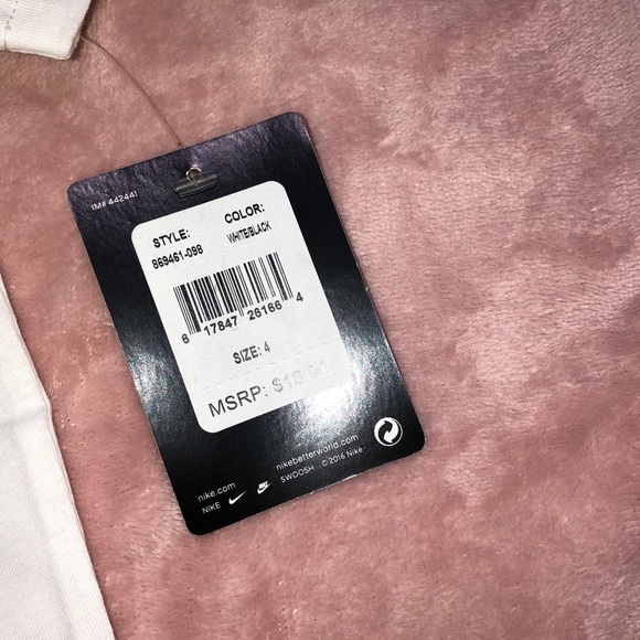 NWT Boys Nike T-Shirt 4 - Picture 4 of 4